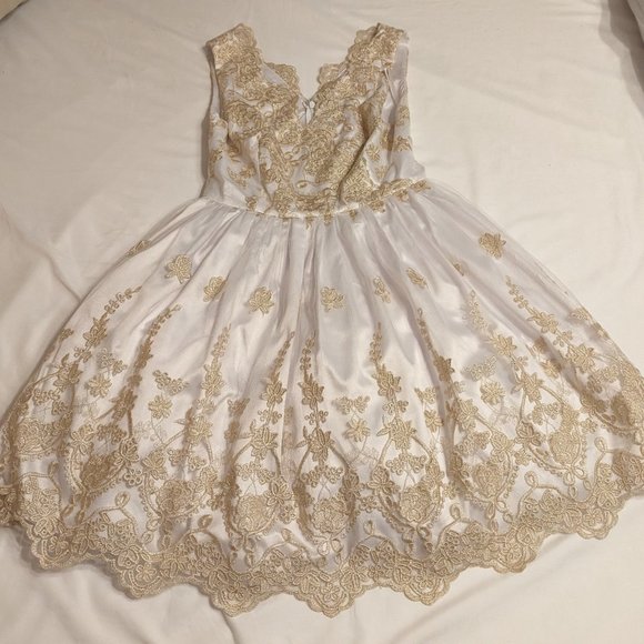 Women's/Juniors White and Gold Knee-Length Tulle Dress, Medium - Picture 2 of 8